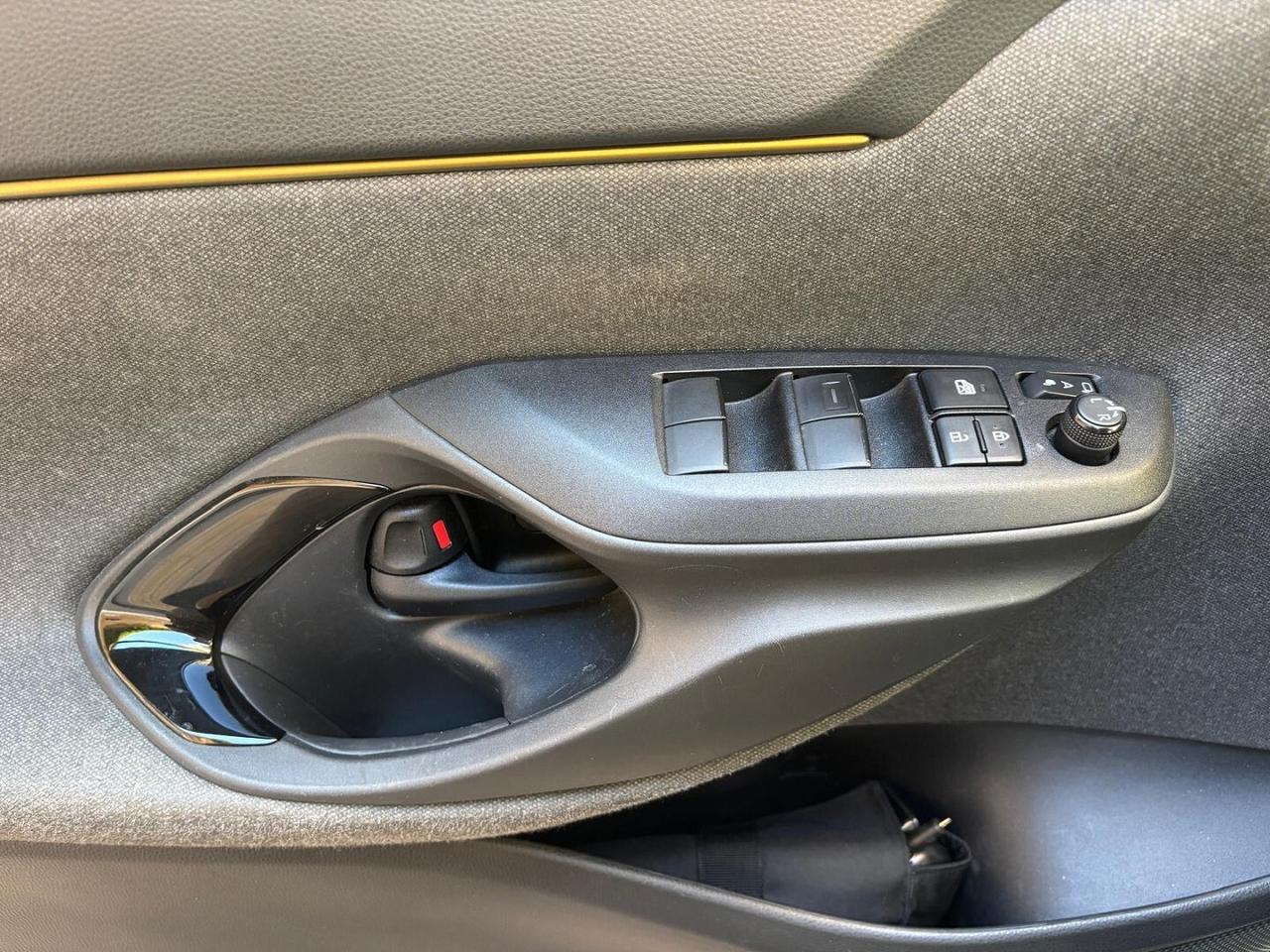 TOYOTA YARIS CROSS HYBRID 1.5 PREMIERE