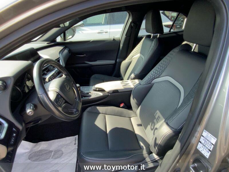 Lexus UX Hybrid Midnight