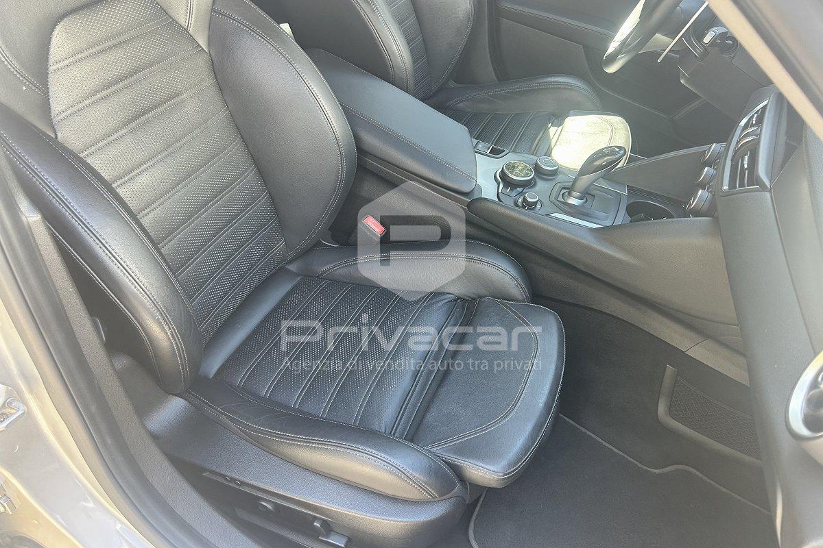 ALFA ROMEO Giulia 2.2 Turbodiesel 210 CV AT8 AWD Q4 Veloce