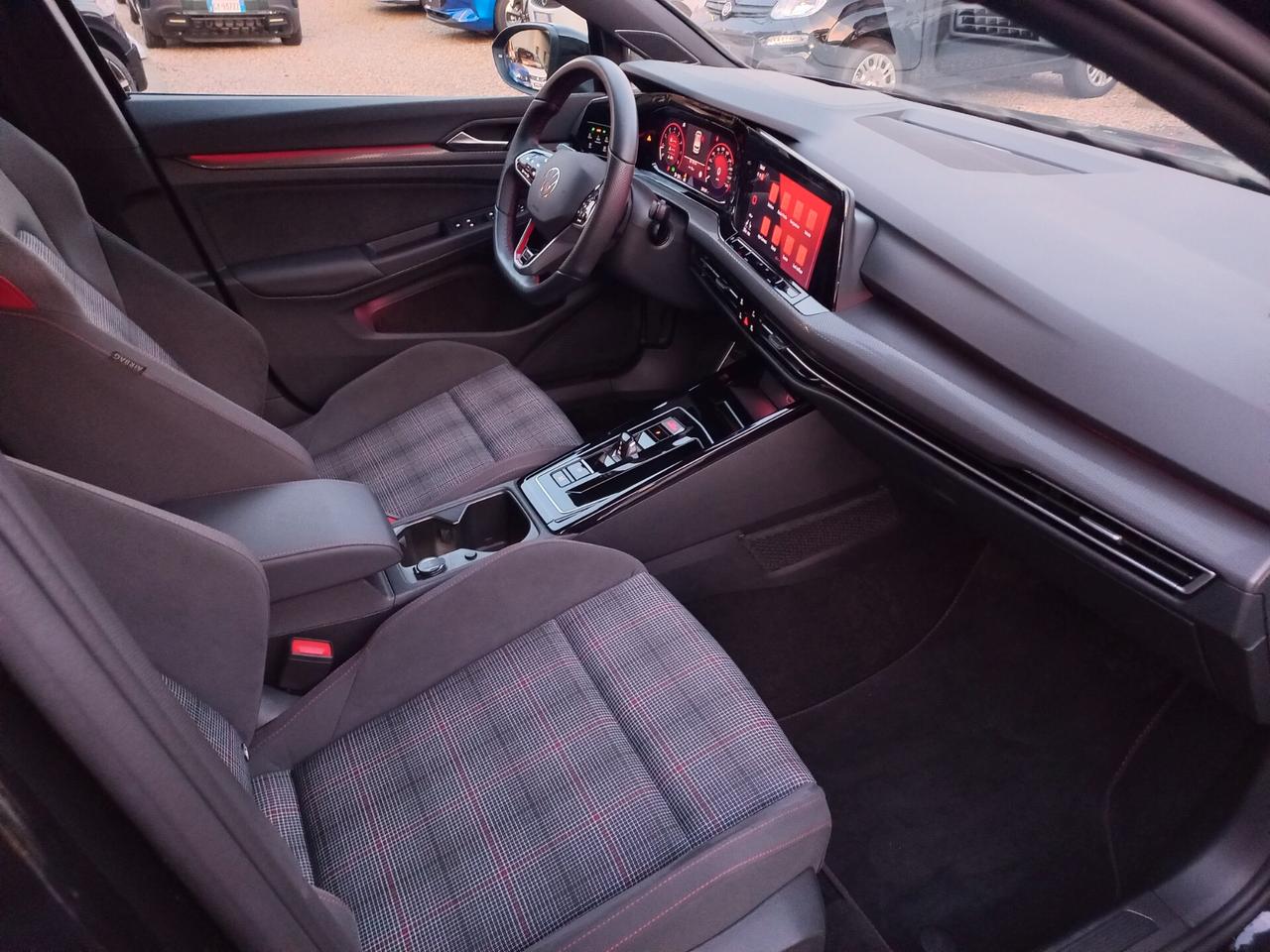 Volkswagen Golf GTI 2.0 TSI DSG