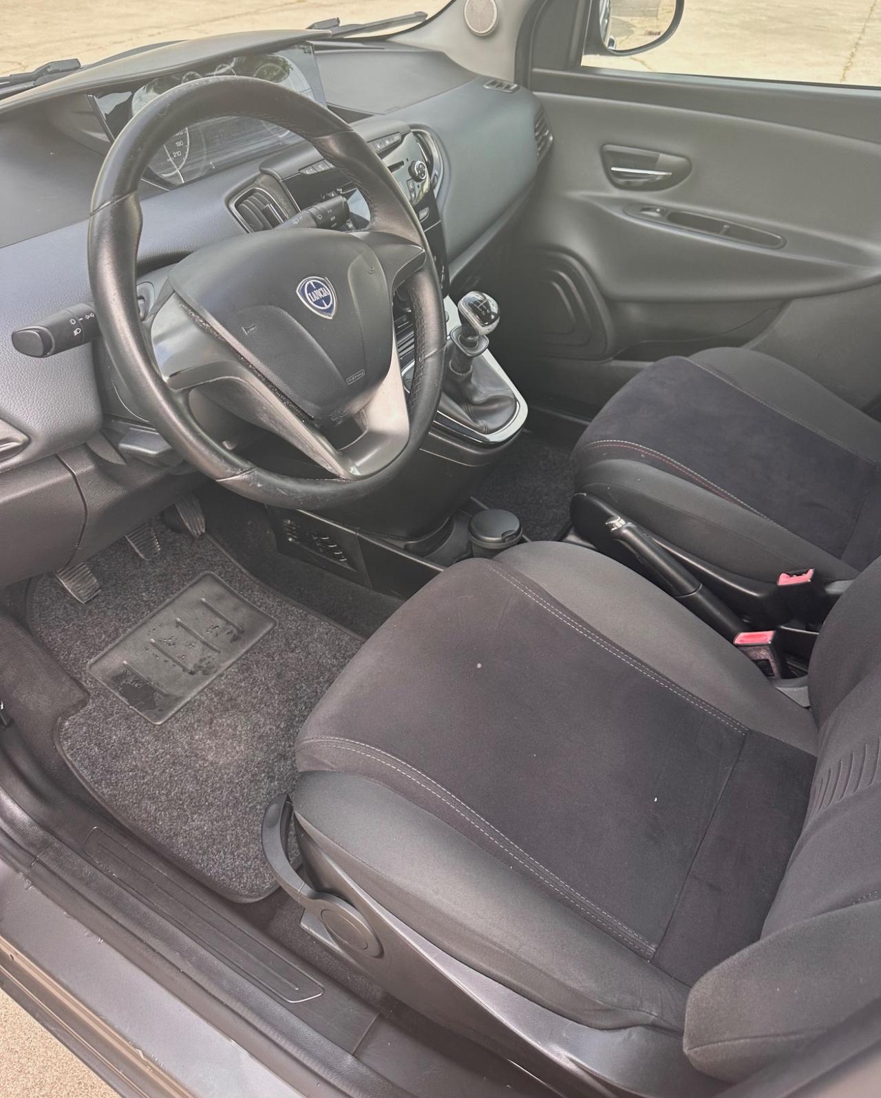 Lancia Ypsilon 1.2 69 CV 5 porte GPL Ecochic Platinum