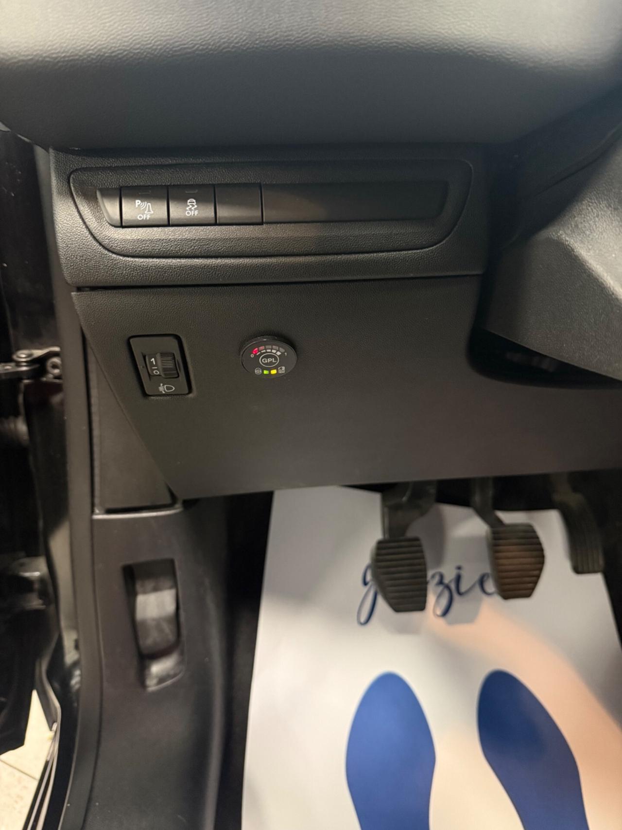 Peugeot 208 PureTech 82 5p. GPL Allure Ok Neopatentati