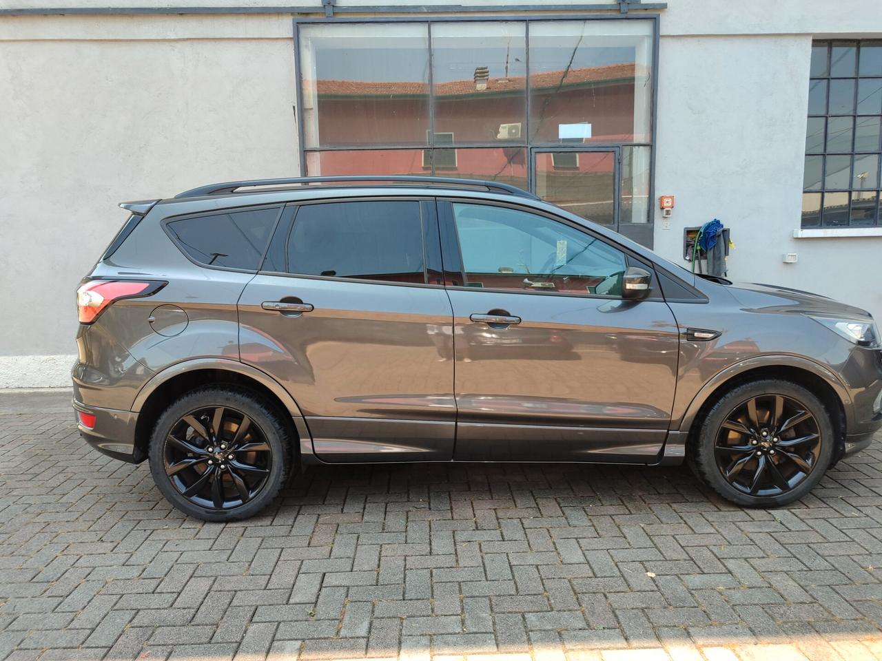 Ford Kuga 1.5 TDCI 120 CV S&S 2WD ST-Line