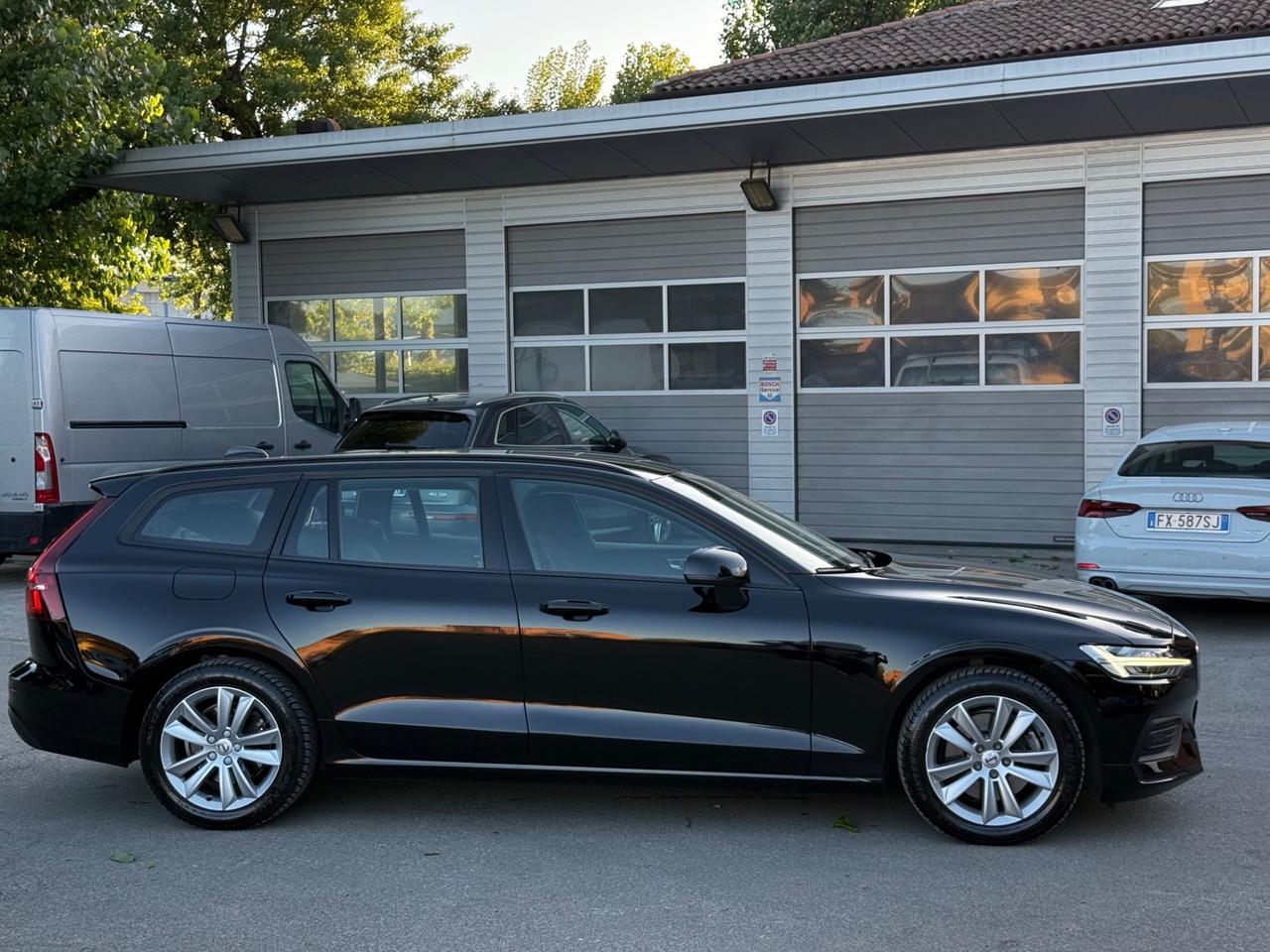 Volvo V60 B4 (d) Geartronic R-Design