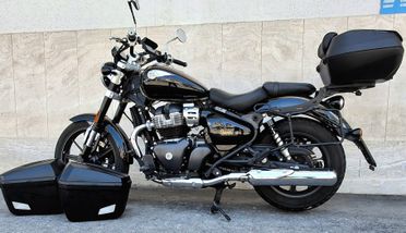 Royal Enfield Super Meteor astral 650 classic
