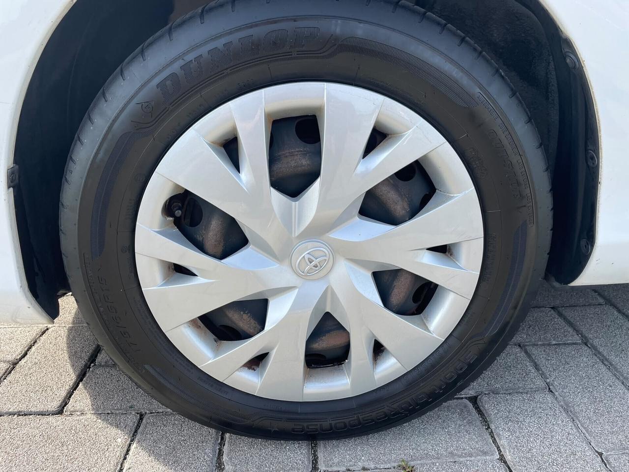 Toyota Yaris 1.5 Full Hybrid 5 porte Active 12 MESI GARANZIA