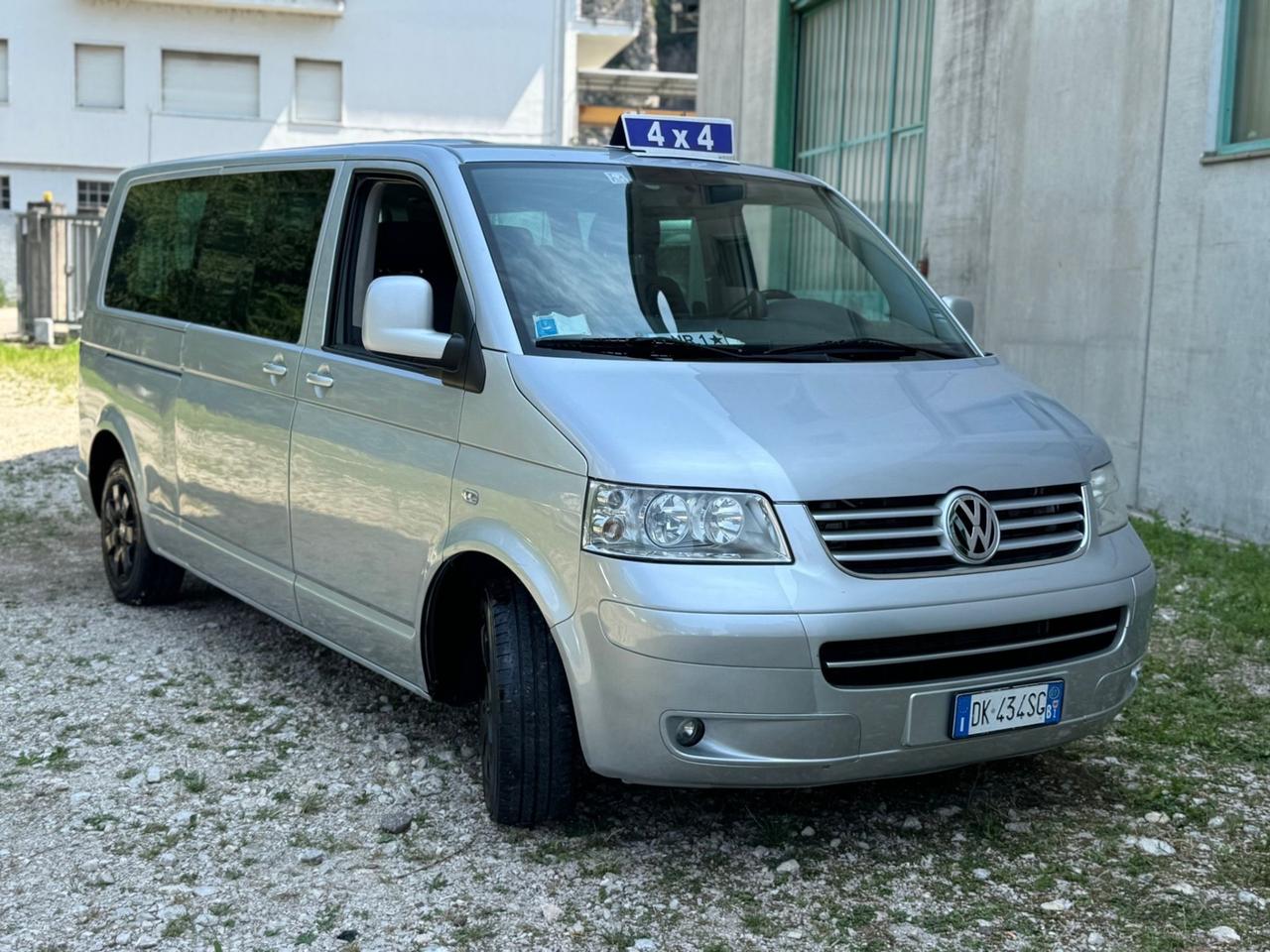 Volkswagen Transporter 2.5 TDI/130CV 9POSTI