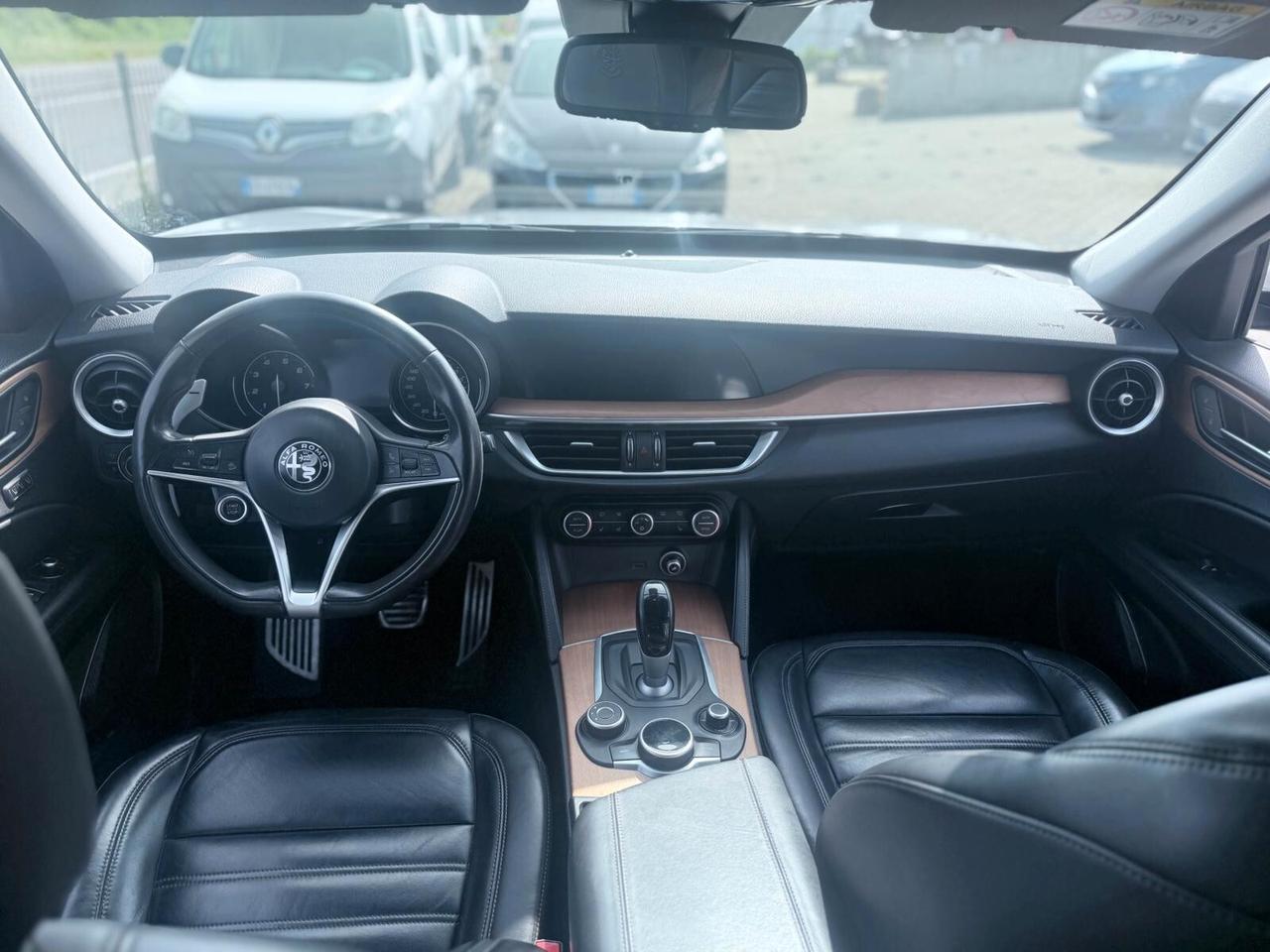 Alfa Romeo Stelvio 2.0 Turbo 280 CV AT8 Q4 GANCIO TRAINO