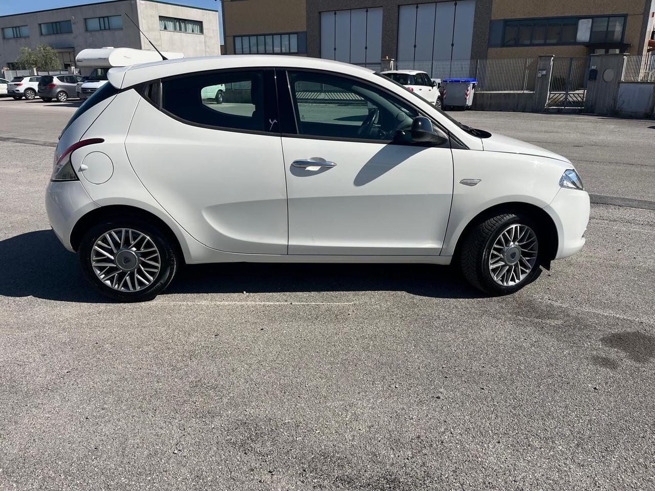 Lancia Ypsilon Platinum 110000 KM GARANZIA 12 m LEGGERE)