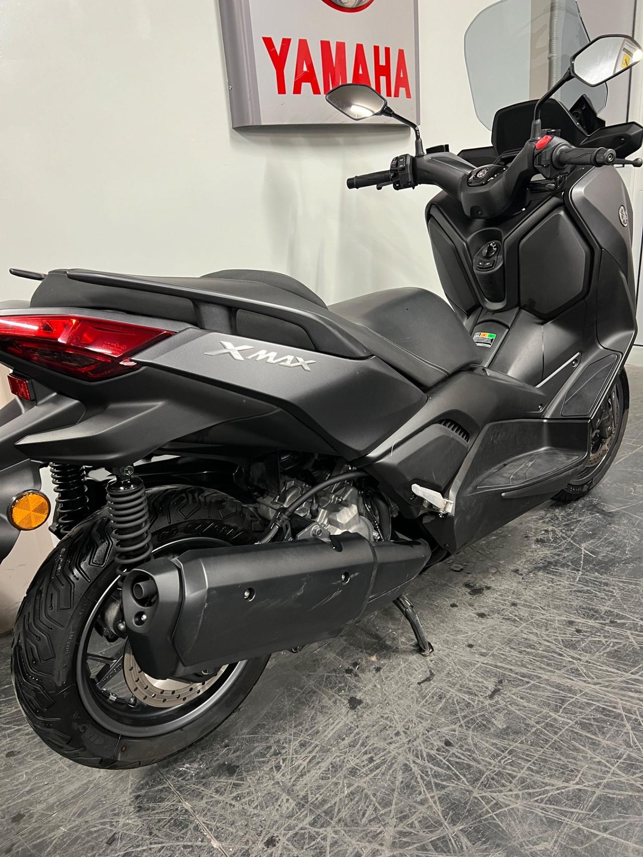 Yamaha X-Max 300
