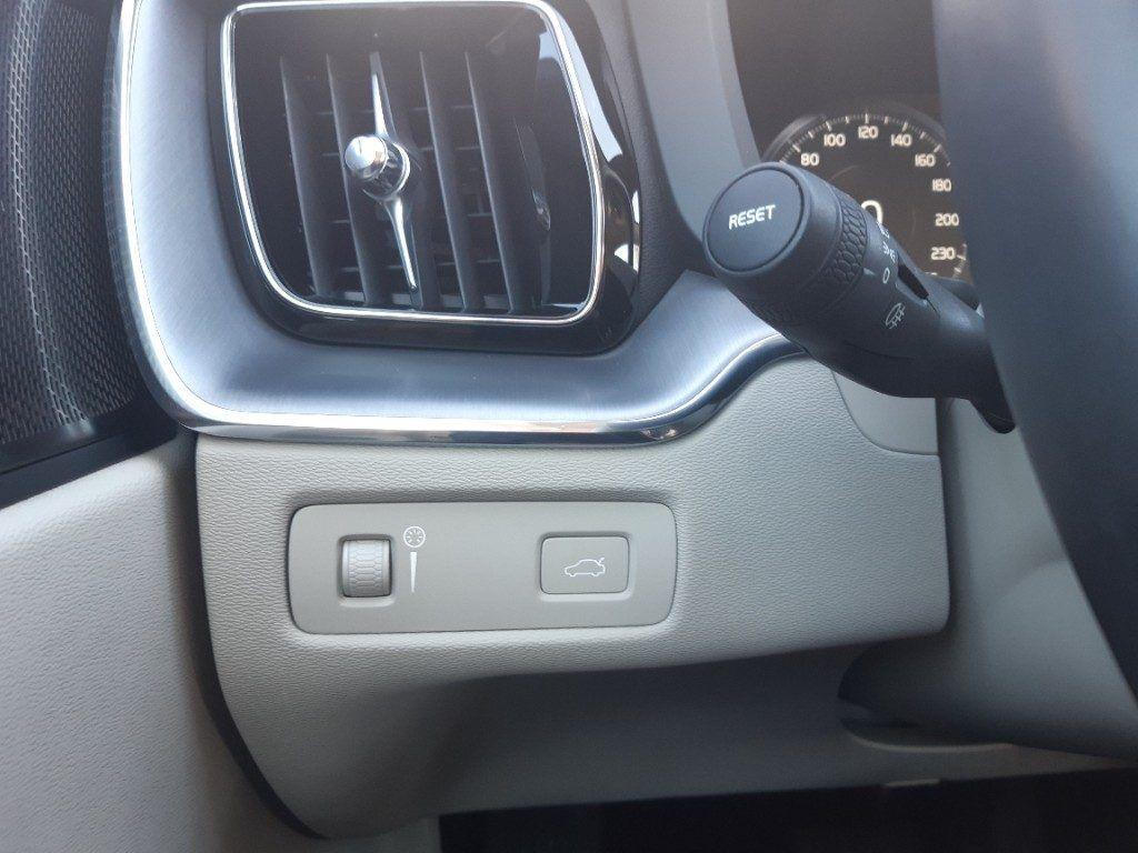 Volvo XC60 B4 (d) Geartronic Momentum