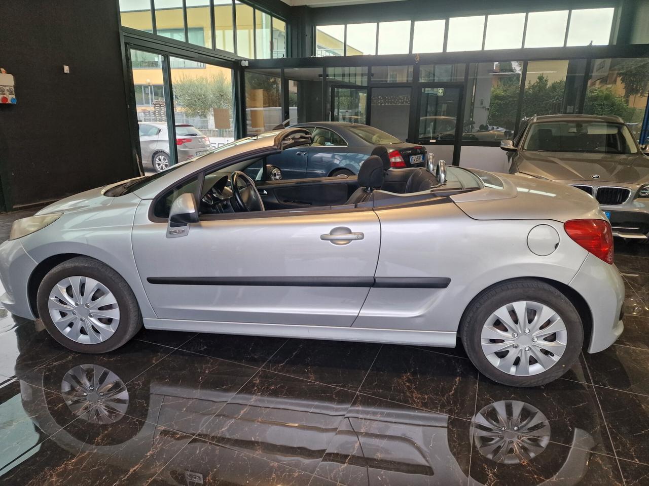 Peugeot 207 1.6 HDi 110CV CC Féline