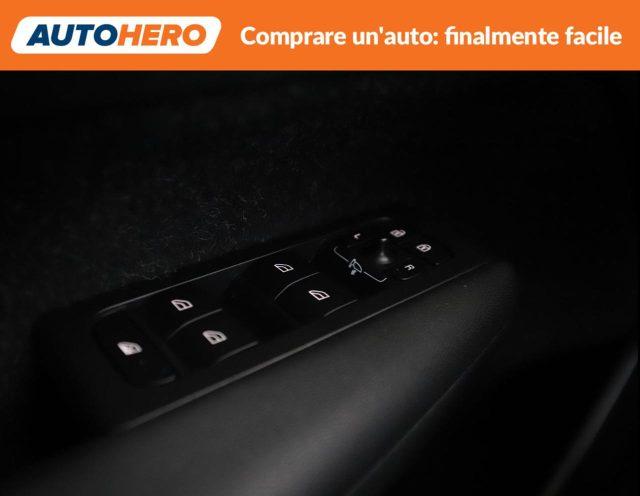 VOLVO XC40 D3 AWD Geartronic Momentum Pro