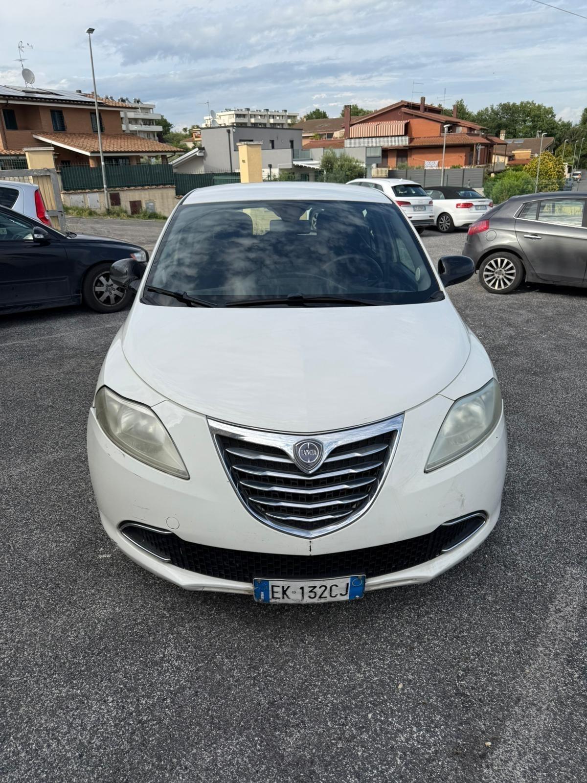 Lancia Ypsilon 0.9 TwinAir 85 CV 5 porte S&S Silver