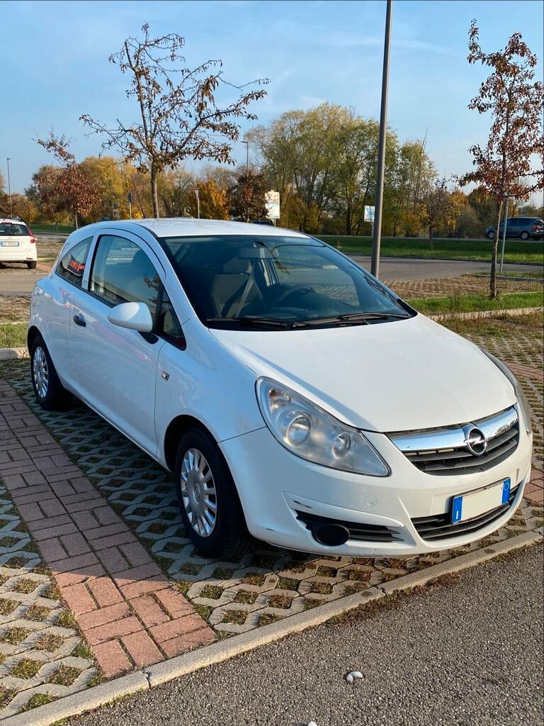 Opel Corsa 2011 photo 3