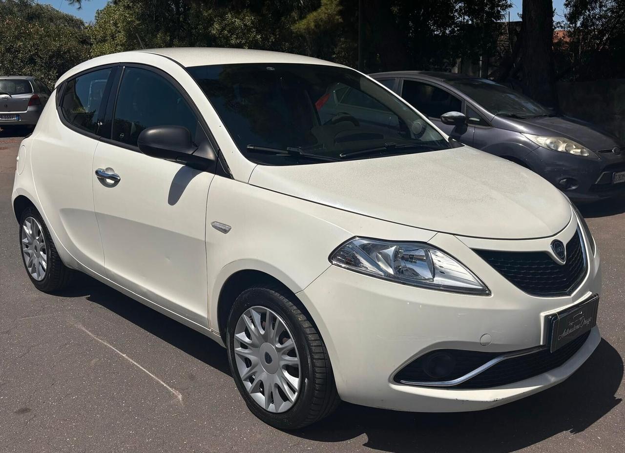Lancia Ypsilon 1.2 69 CV 5 porte GPL Ecochic Silver