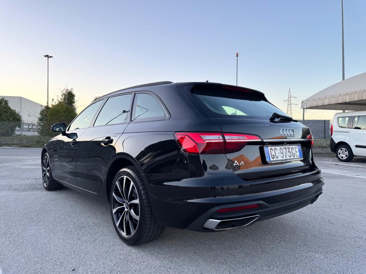 AUDI A4 Avant 2.0 Tdi S-Tronic - Led Virtual 18
