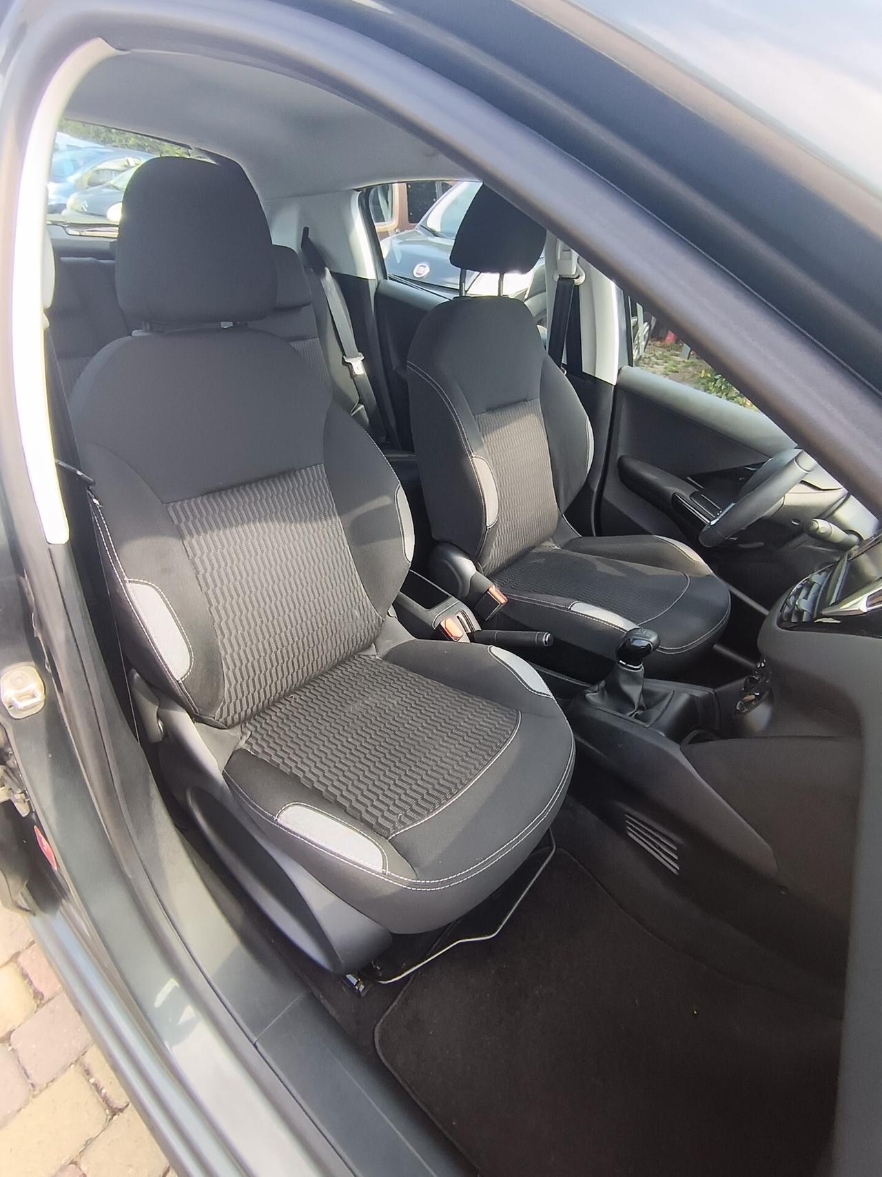 Peugeot 208 PureTech 82 5 porte Allure"FINO AL 15/08 P.P. INCLUSO"