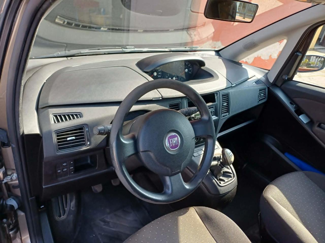 Fiat Idea 1.2 16V BlackLabel