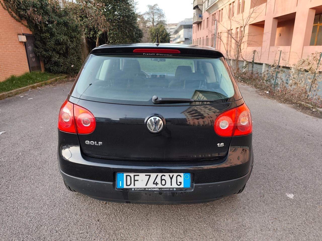 Volkswagen Golf 5 1.6 Benz 1 proprietario