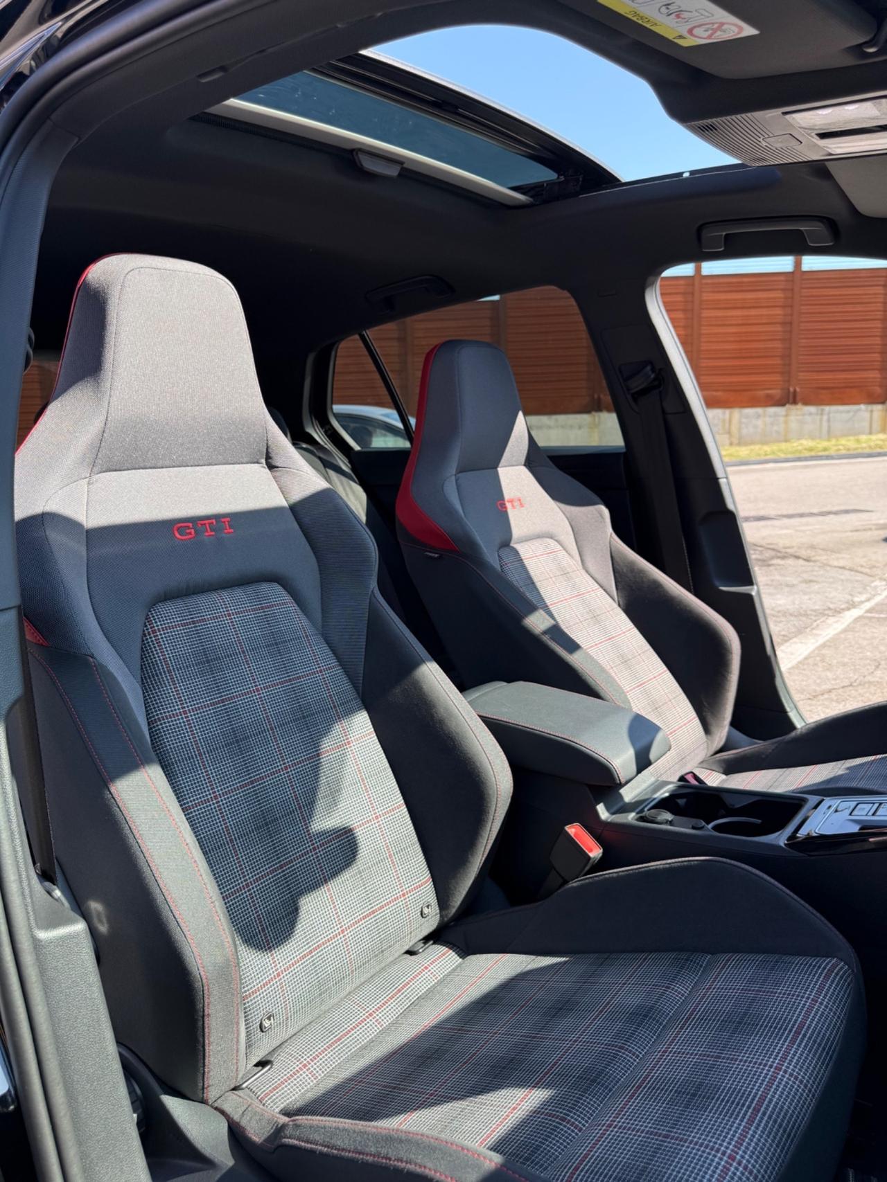 Volkswagen Golf GTI 2.0 TSI DSG Black Style