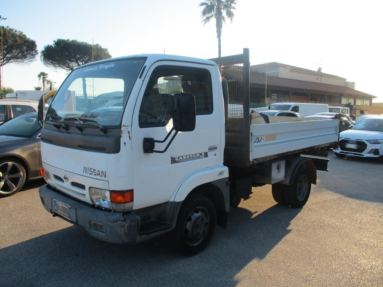 Nissan Cabstar 3000 110CV RIBALTABILE TRILATERALE