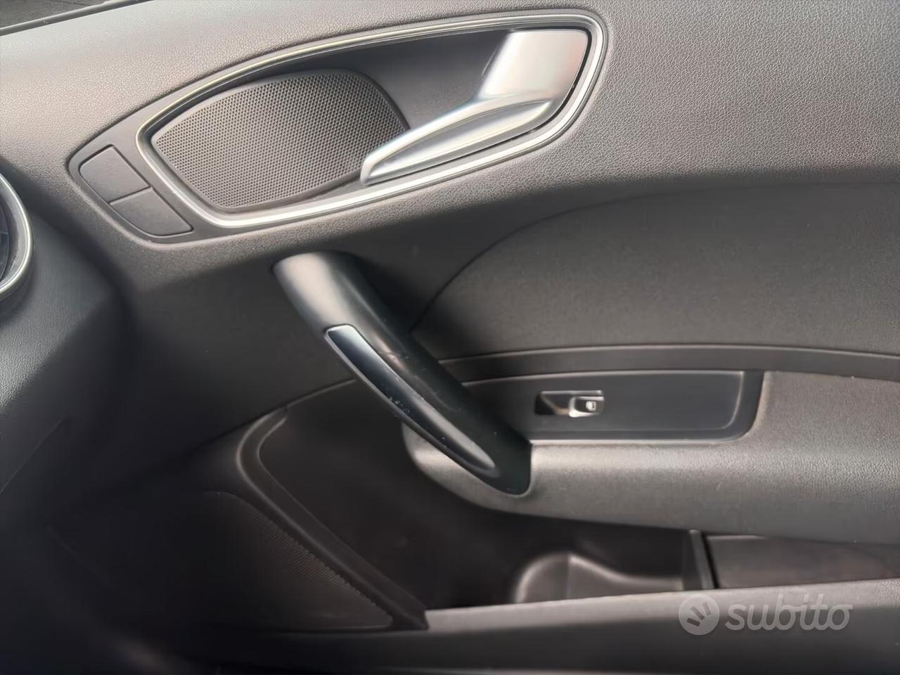 Audi A1 1.6 TDI 116 CV S-Line FARI Led