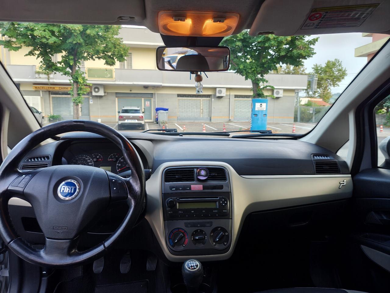 Fiat Grande Punto 1.3 MJT 75 CV 5 porte Dynamic