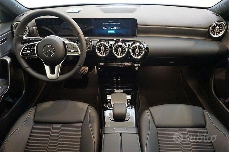 Mercedes-Benz Classe A (W177) - A 180 Automat...