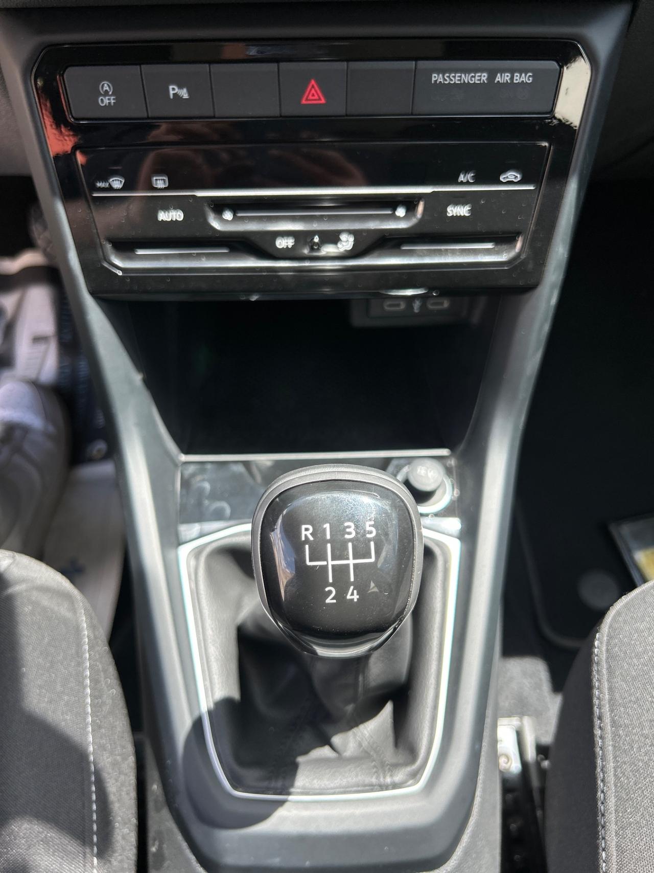 Volkswagen T-Cross 1.0 TSI-2024