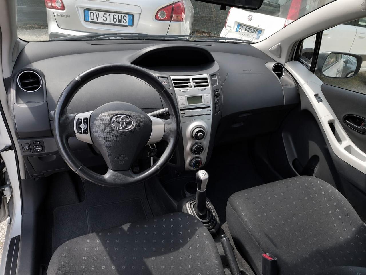 Toyota Yaris 1.0 5P Doppia Occasione da MV Auto!