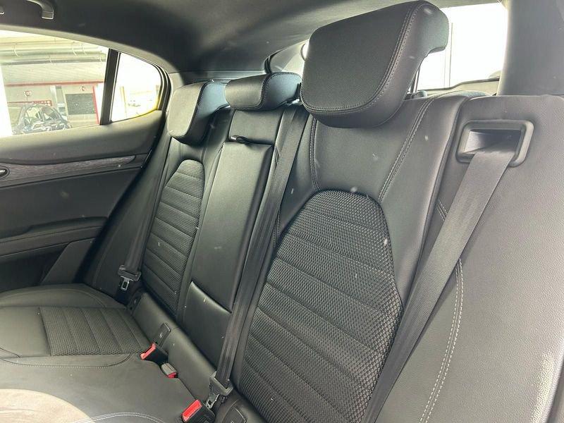 Alfa Romeo Stelvio 2.2 t Sprint rwd 160cv auto