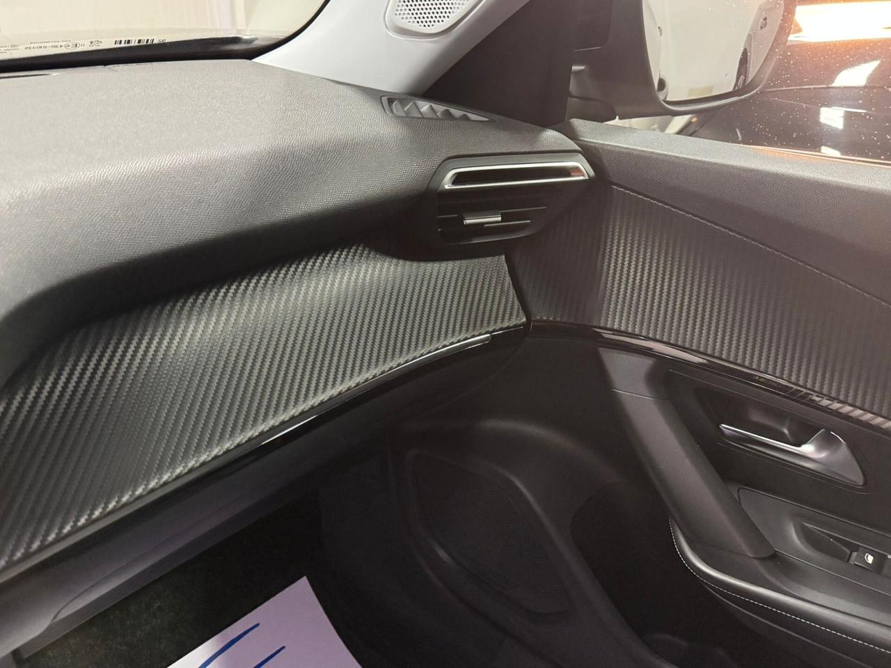 Peugeot 2008 BlueHDi 130 S&S EAT8 GT Pack Veglia l'i-cockpit 3D