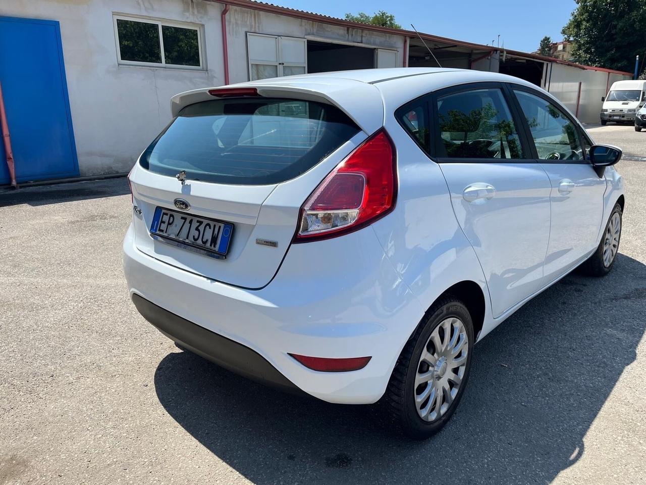 Ford fiesta 5P-1.5 tdci/75 cv-full-2013