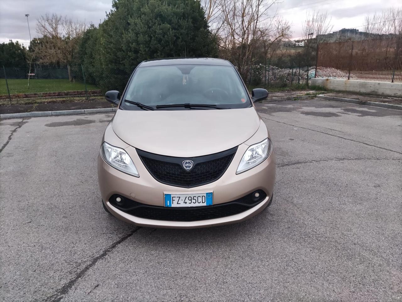 Lancia Ypsilon 1.2 69 CV 5 porte S&S Gold