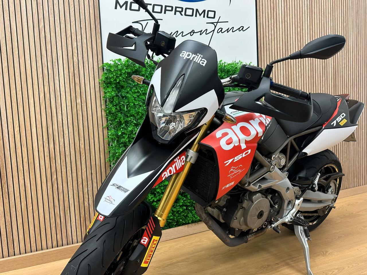 APRILIA DORSODURO 750 FACTORY / DA 99€ AL MESE