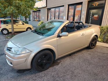 RENAULT Megane Mégane C-C 1.5 dCi/105CV Exception