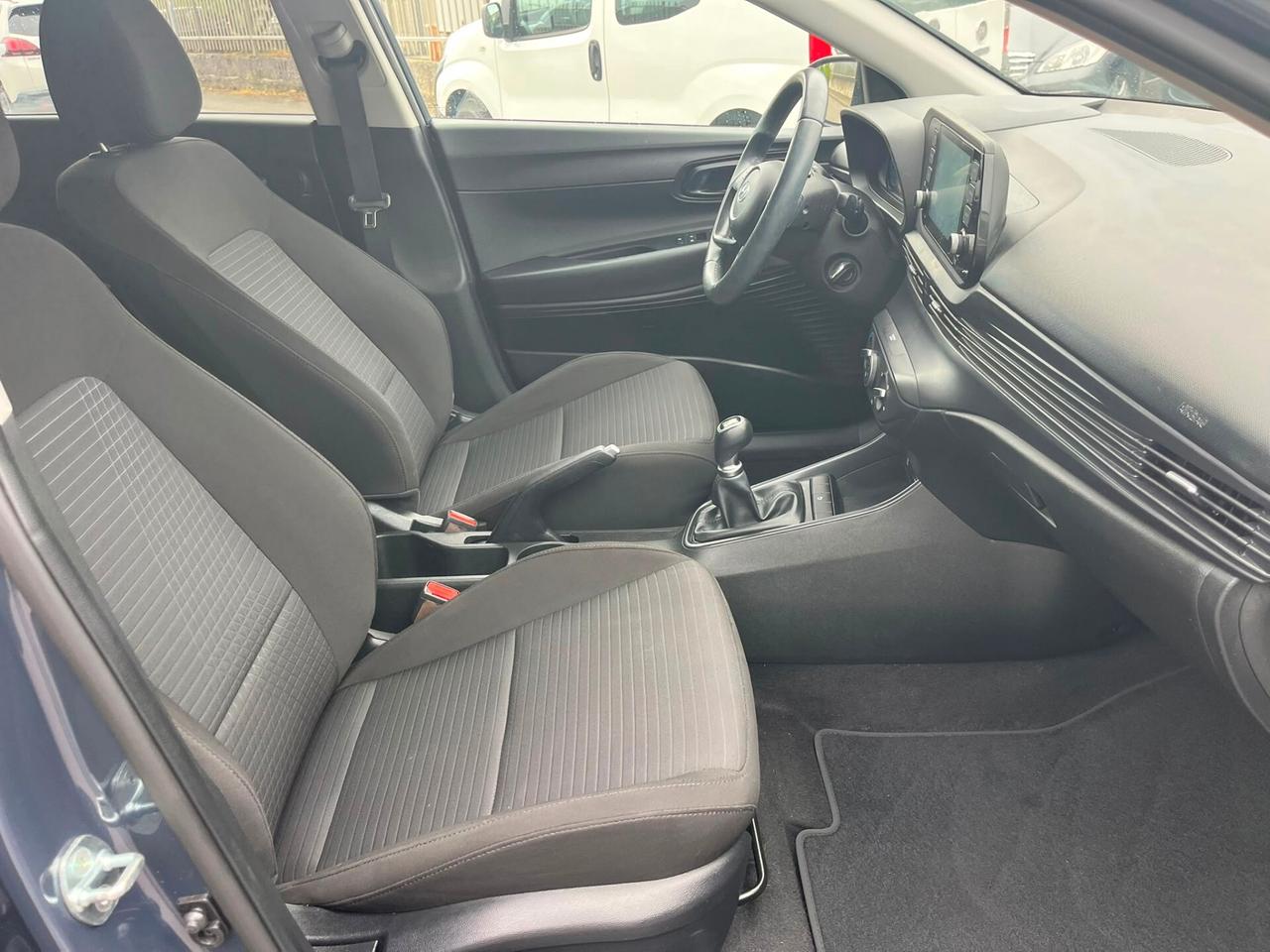 Hyundai i20 1.2 BENZ SOLO 69.000KM