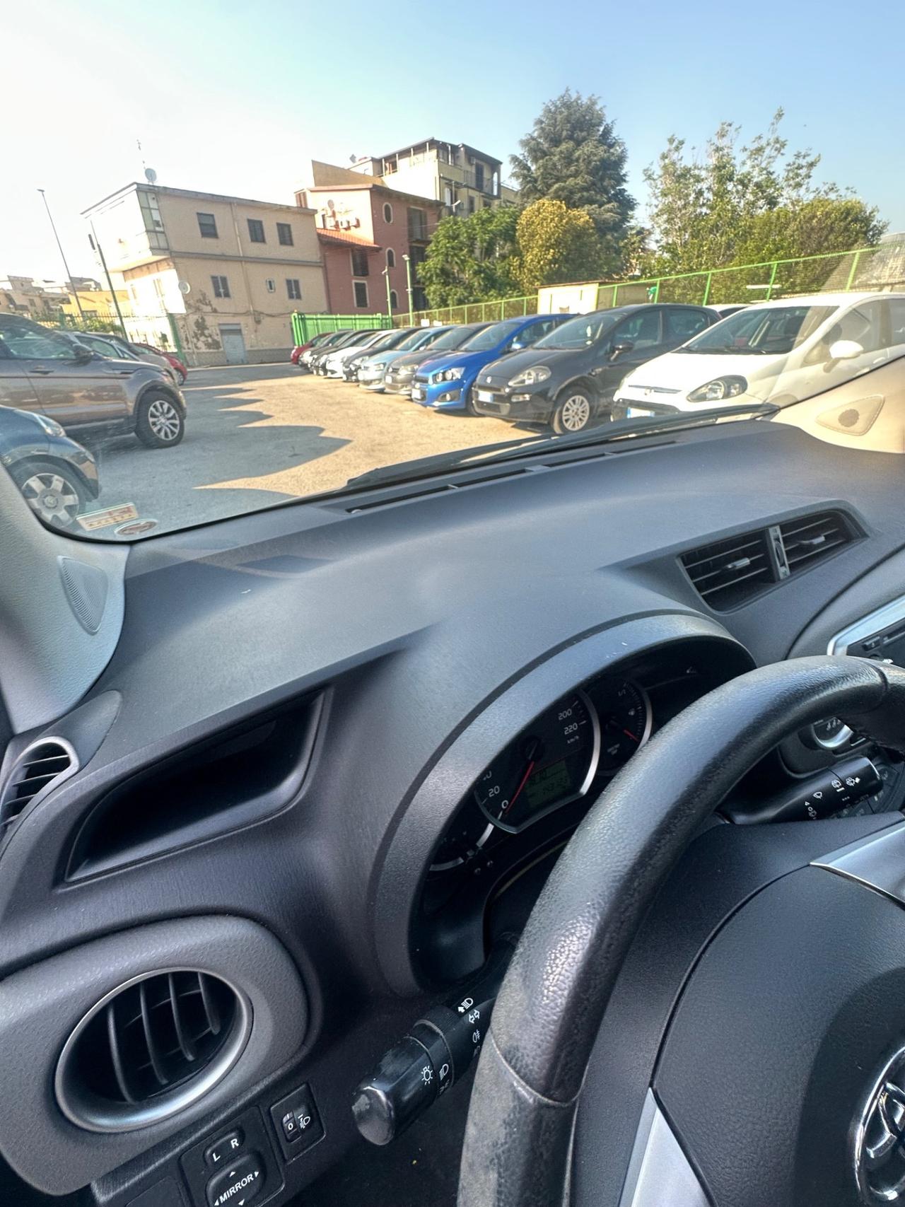 Toyota Yaris 1.0 5 porte Lounge
