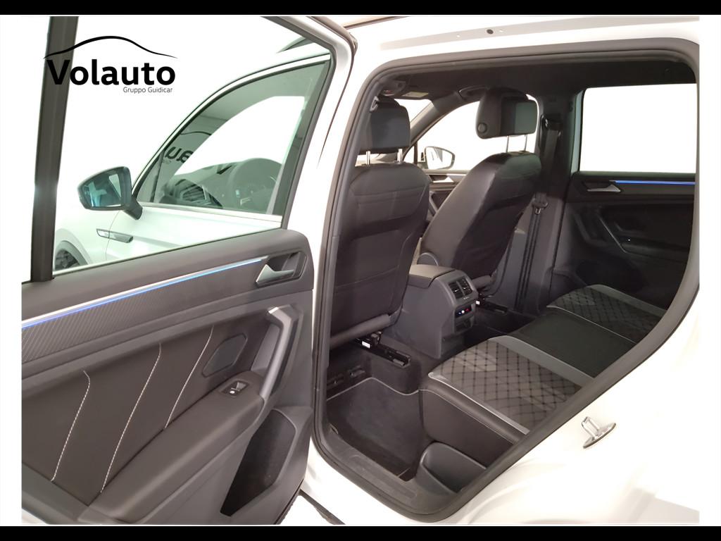 VOLKSWAGEN Tiguan II 2021 - Tiguan 1.5 tsi R-Line 150cv dsg