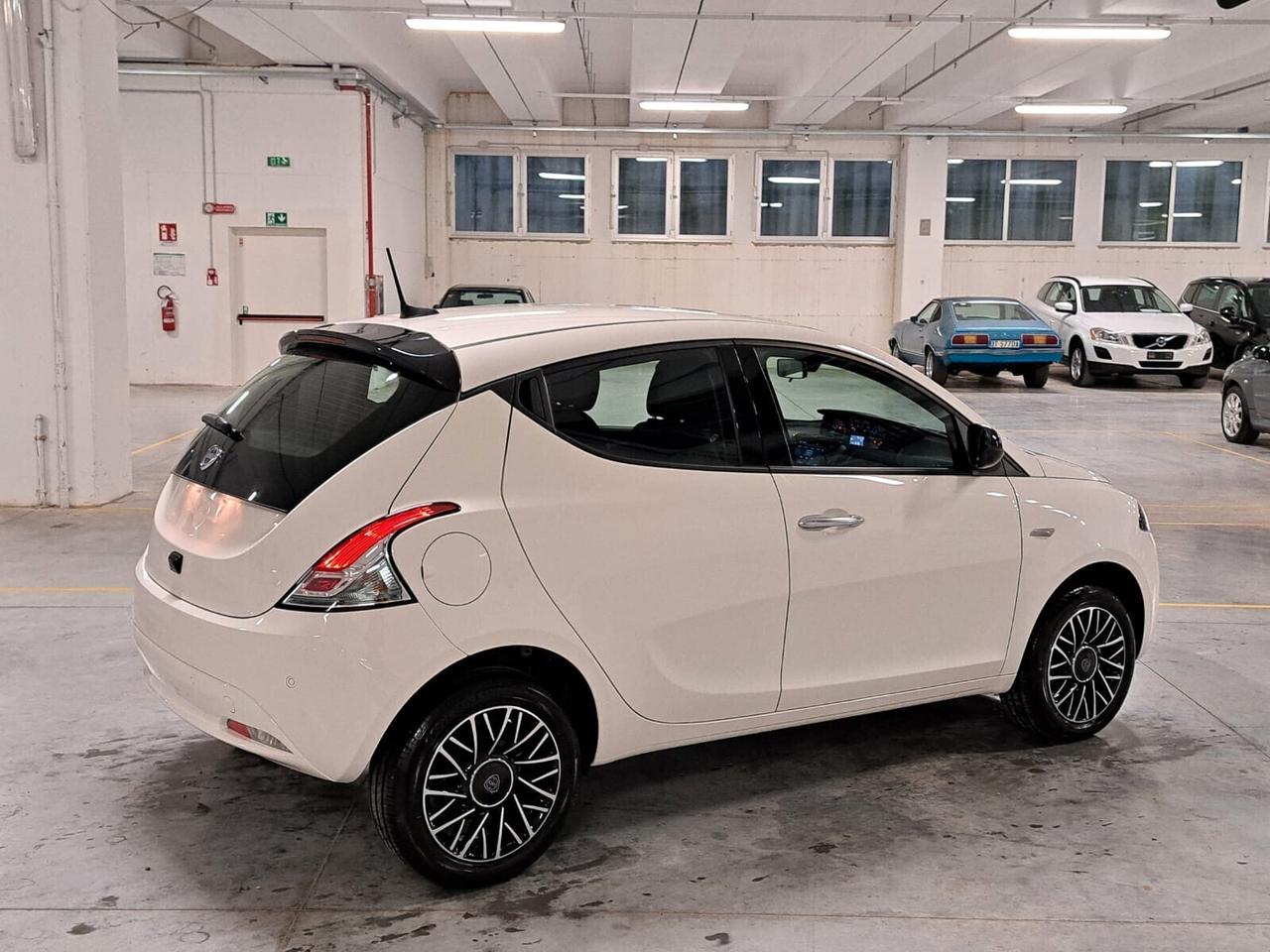 Lancia Ypsilon 1.0 FireFly Hybrid Platino Km. 0 (466)