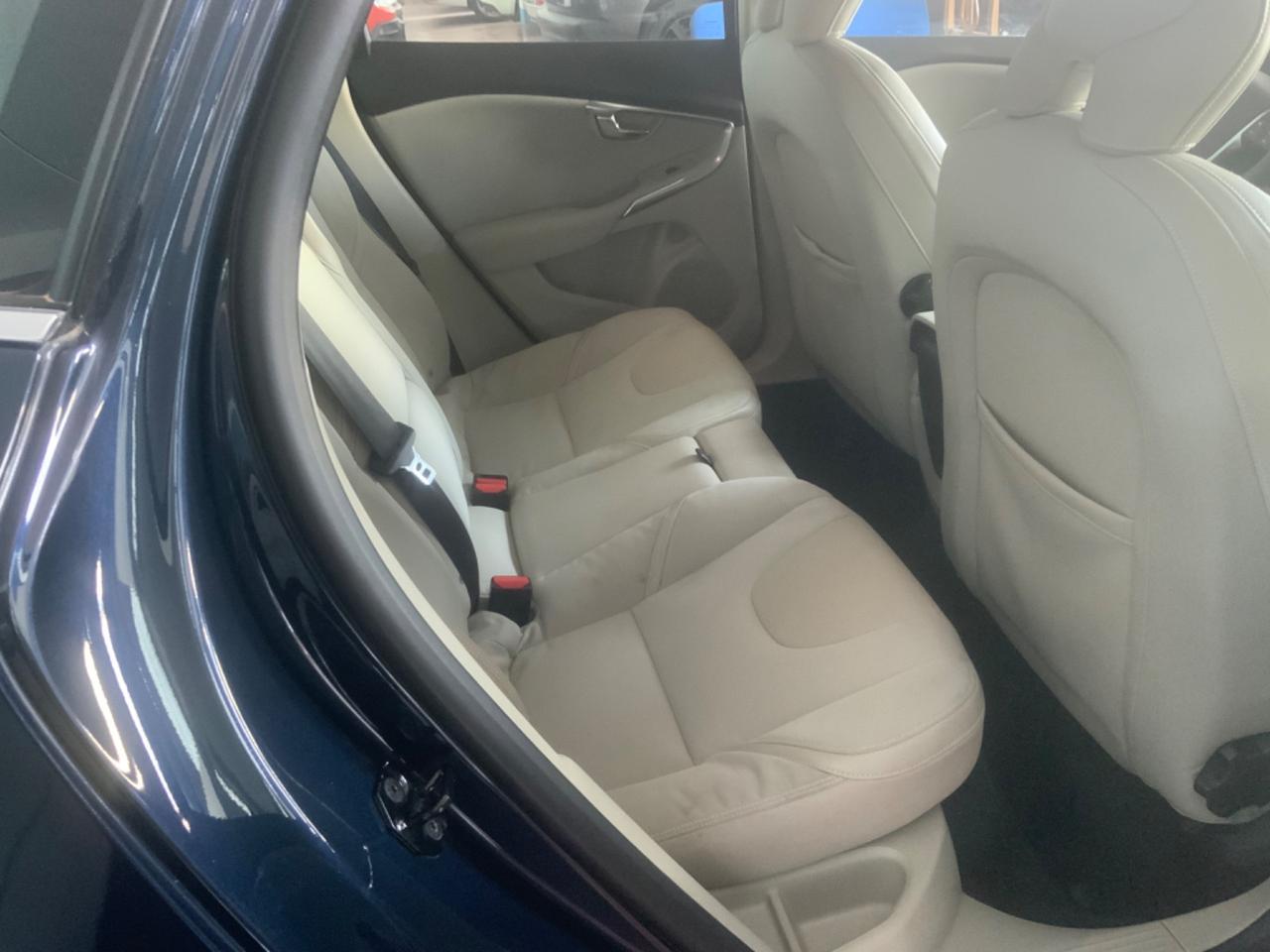 Volvo V40 D2 1.6 Momentum