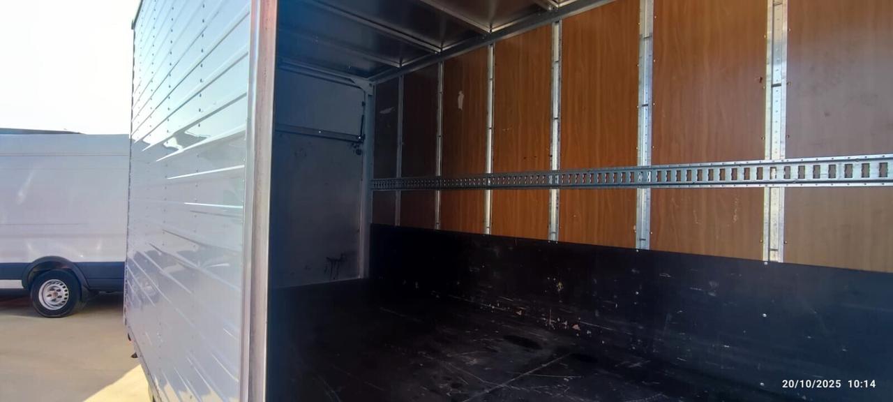 Iveco DAILY con centina e pedana idraulica