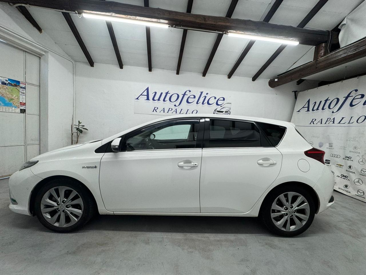 Toyota Auris Touring Sports 1.8 Hybrid Active Plus