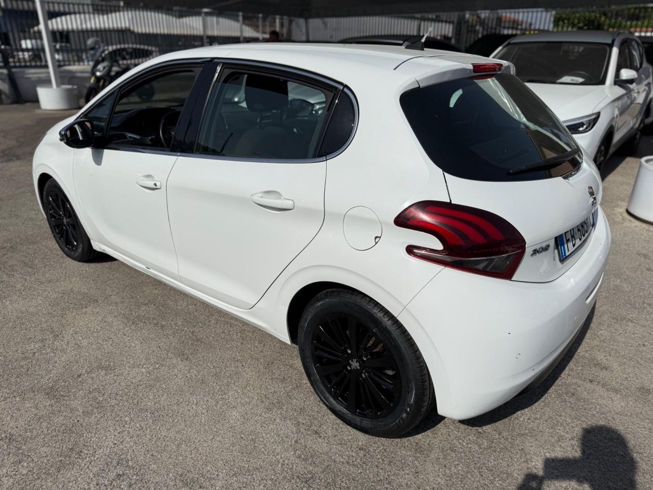 Peugeot 208 BlueHDi 100 5 porte Allure