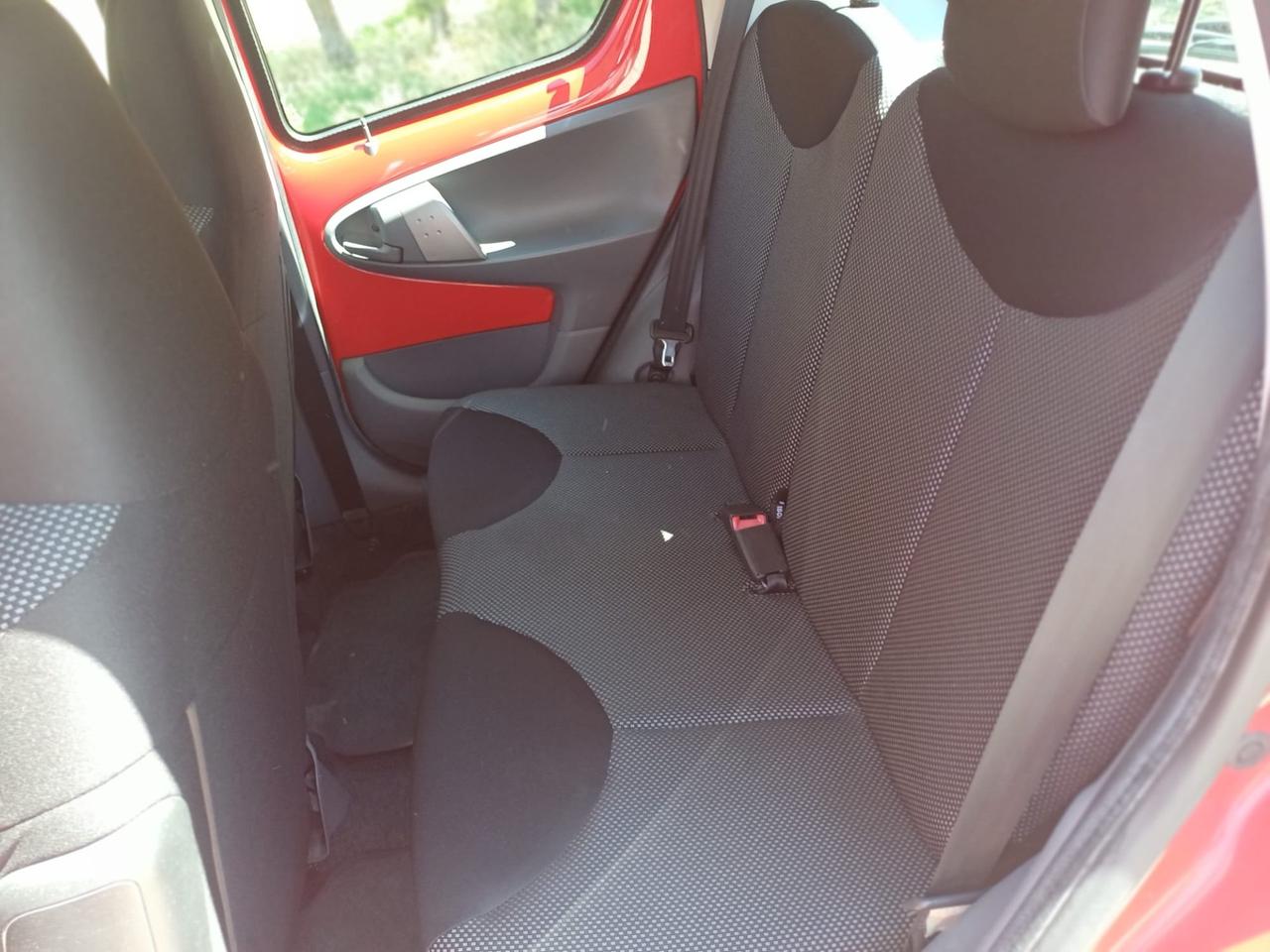 Toyota Aygo 1.0 12V VVT-i 5 porte Deep Ocean Connect MMT