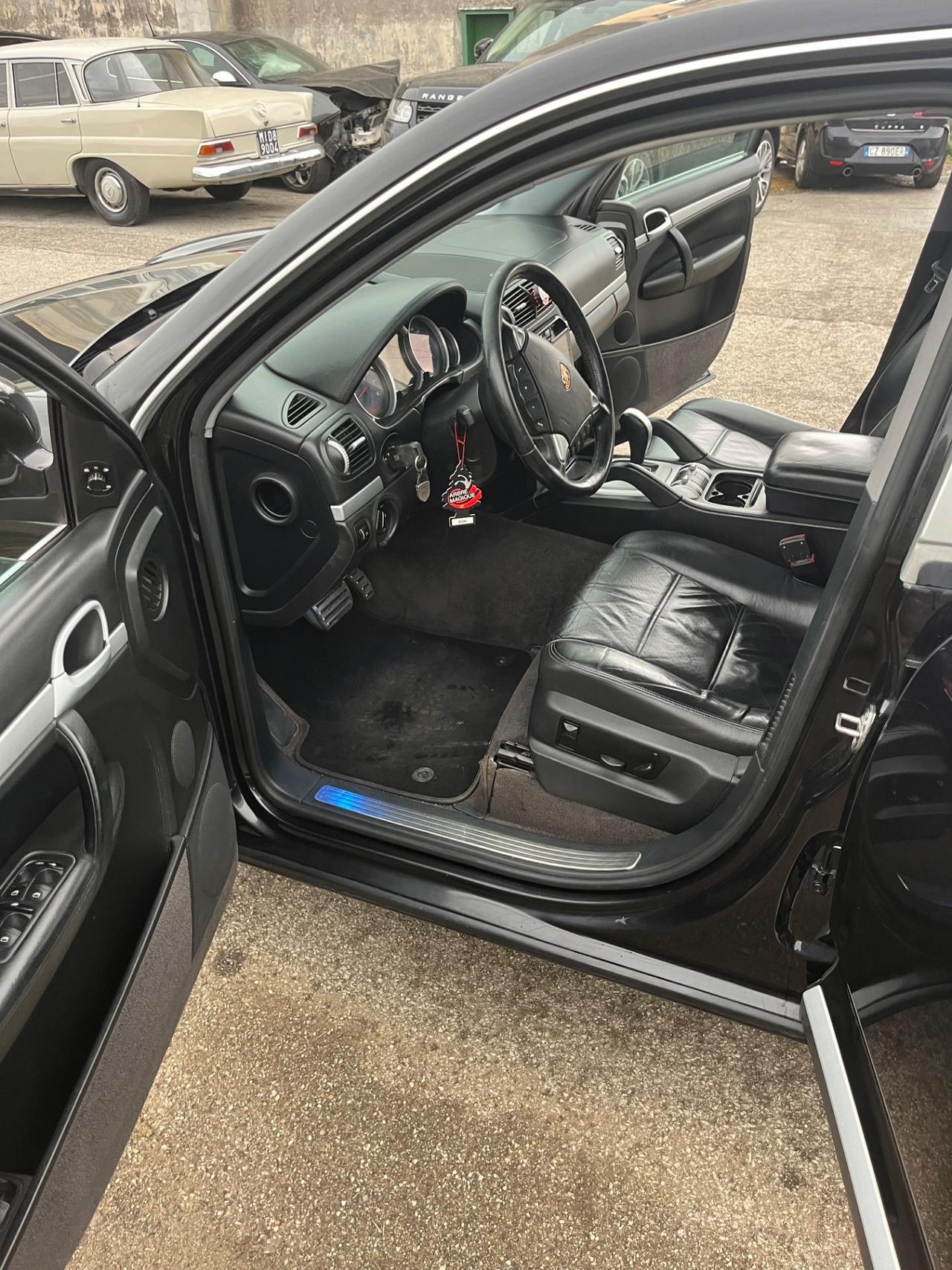 Porsche Cayenne 4.5 cat S
