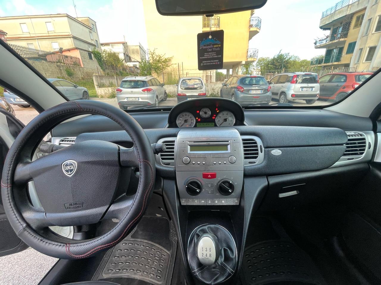 Lancia Ypsilon 1.3 MJT 75 CV Elle