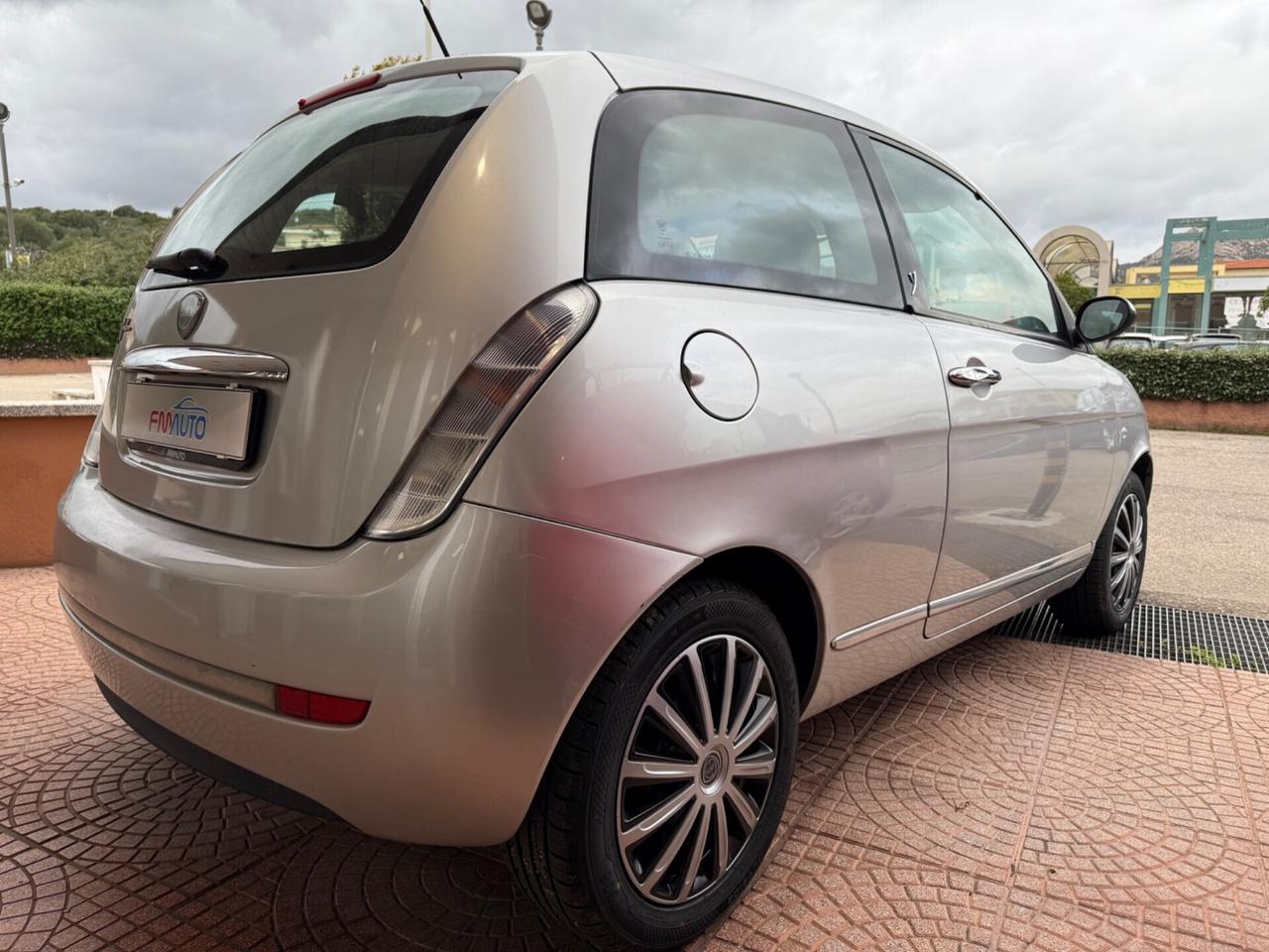 Lancia Ypsilon 1.2 Argento RICONDIZIONATA OK NEOPATENTATI