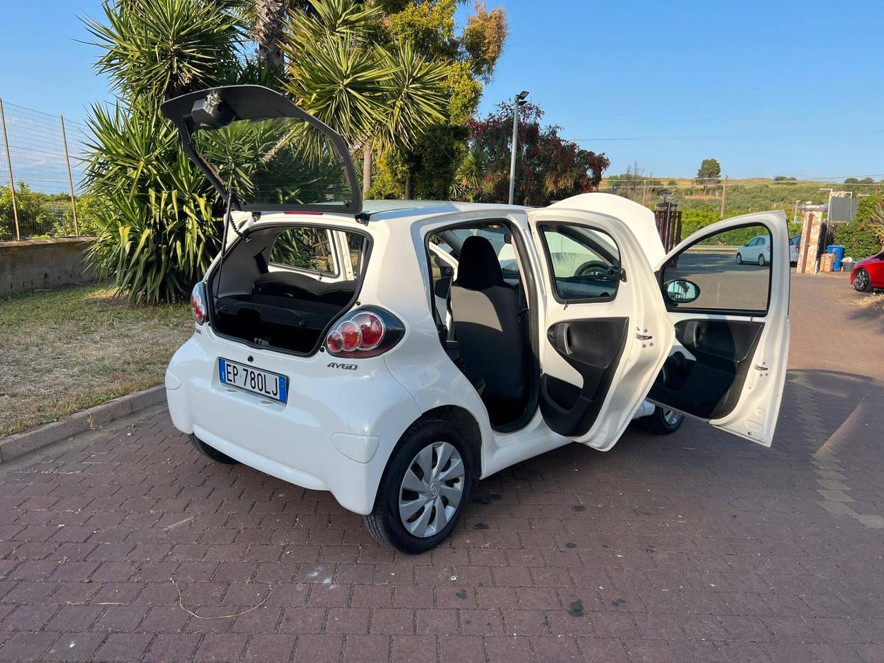 Toyota Aygo 1.0 12V VVT-i 5 porte Active Connect